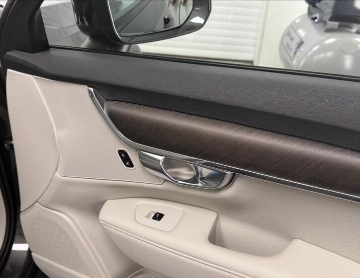 Volvo V90 31