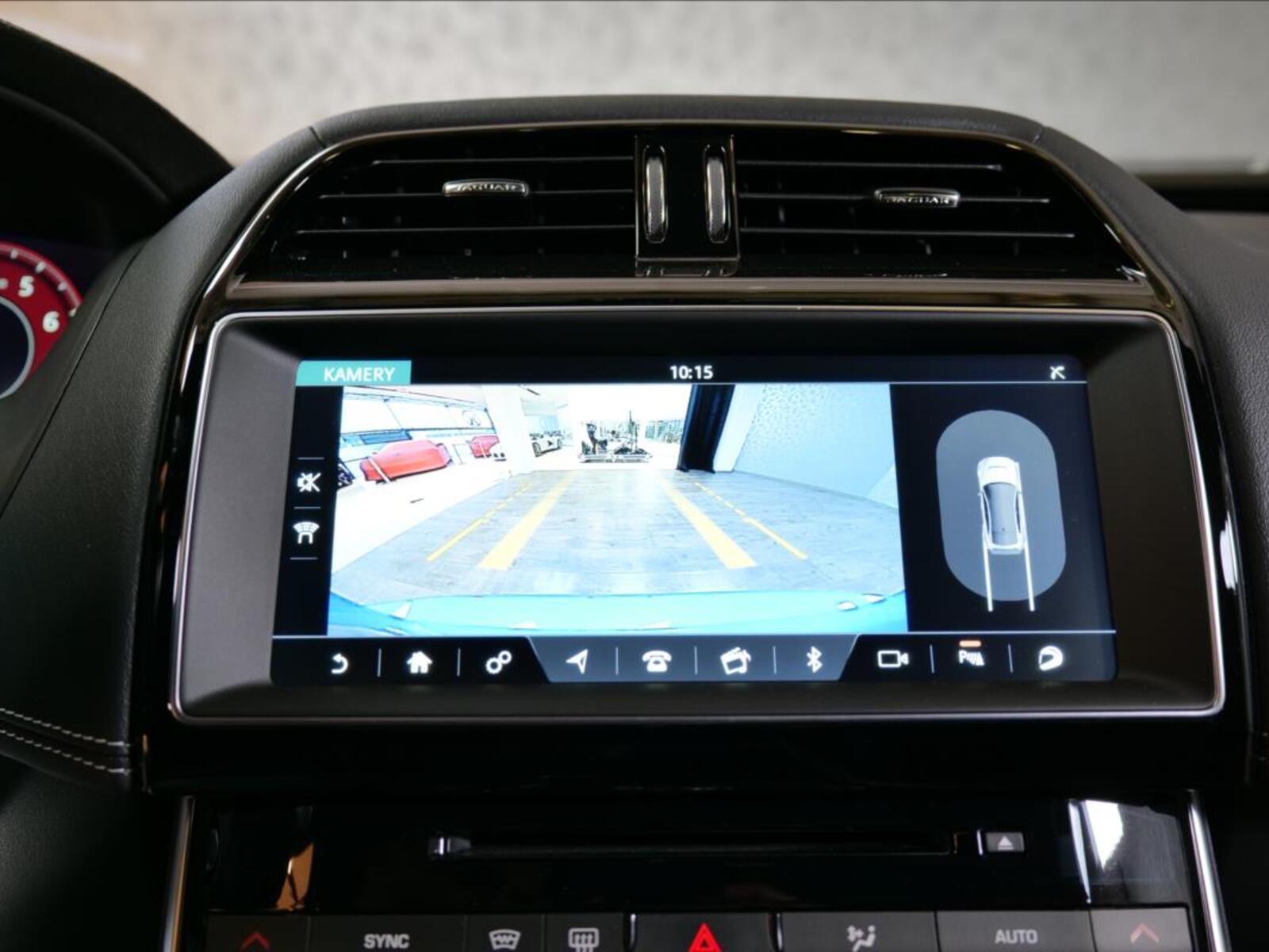 Jaguar XE 24