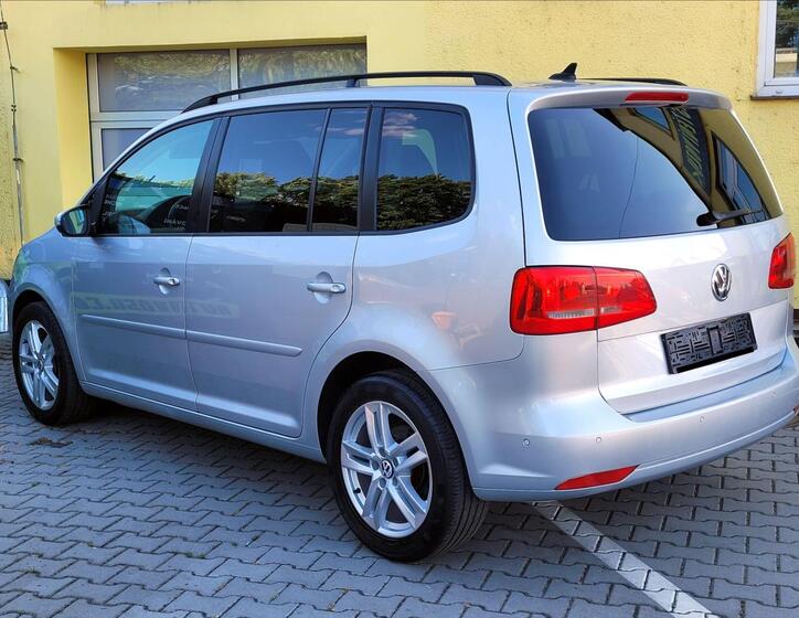 Volkswagen Touran 8