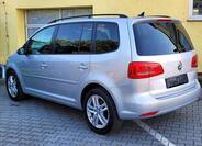 Volkswagen Touran 8