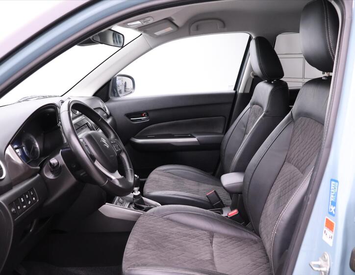 Suzuki Vitara 12