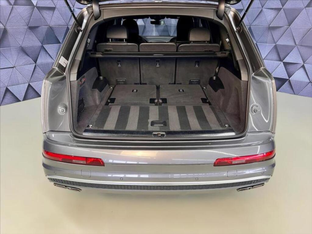 Audi SQ7 35