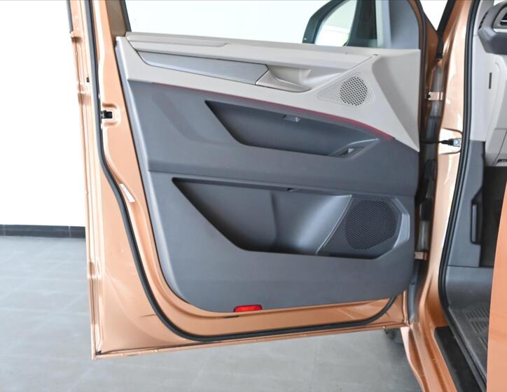 Volkswagen Multivan 25