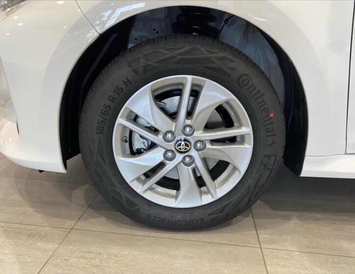 Toyota Yaris 9