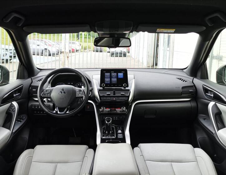 Mitsubishi Eclipse Cross 8