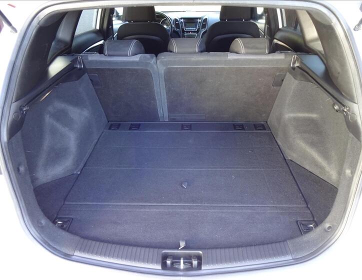 Hyundai i30 24