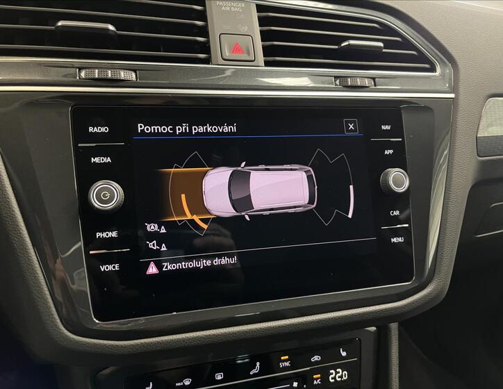 Volkswagen Tiguan 9