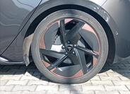 Cupra Born 9