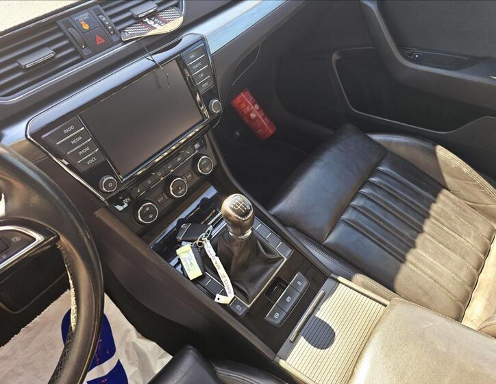 Škoda Superb 12