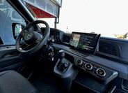 Nissan Interstar 5