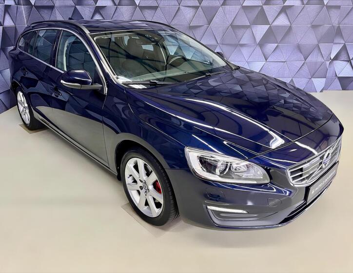 Volvo V60 4