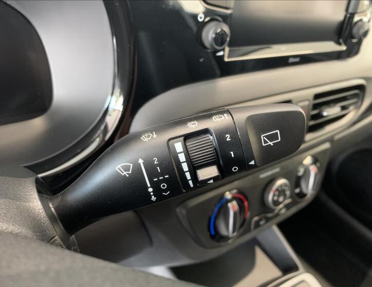 Hyundai i10 32