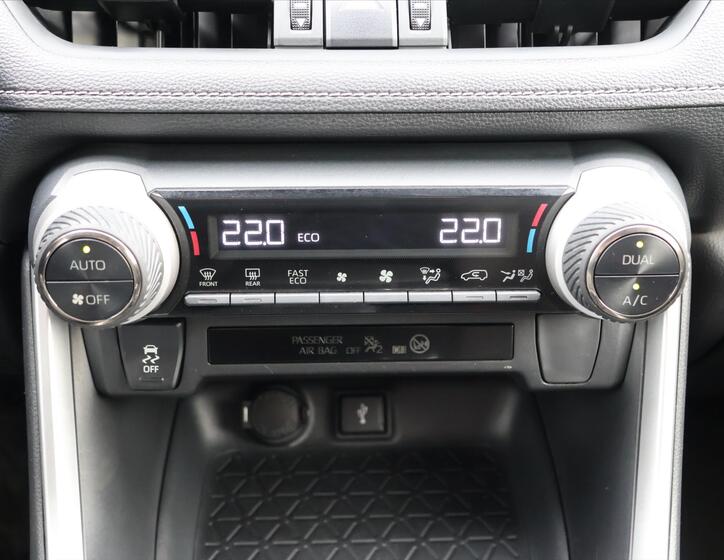 Toyota RAV4 26