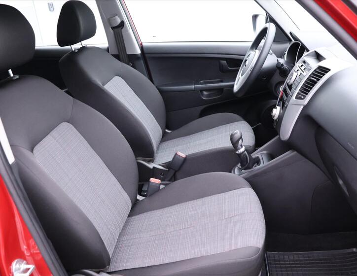 KIA Venga 13