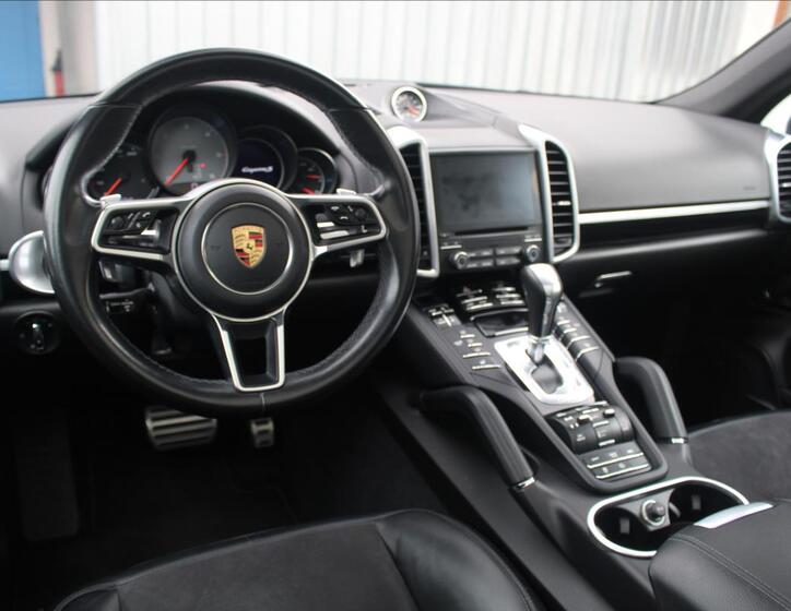 Porsche Cayenne 18