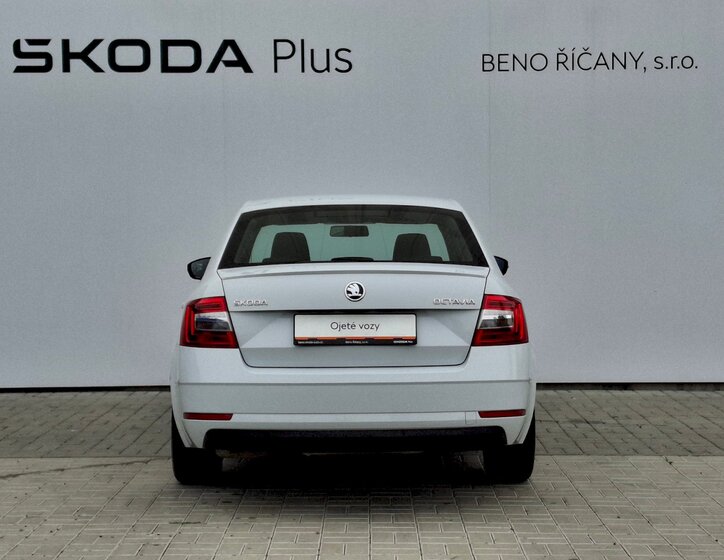 Škoda Octavia 16