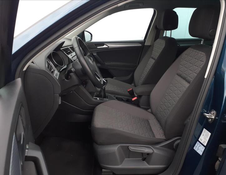Volkswagen Tiguan 7
