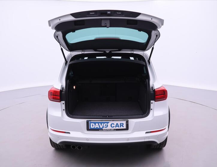 Volkswagen Tiguan 9