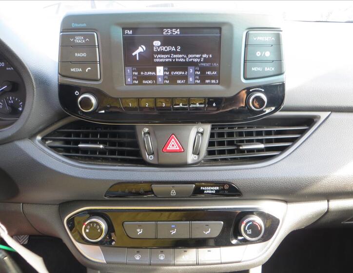 Hyundai i30 16