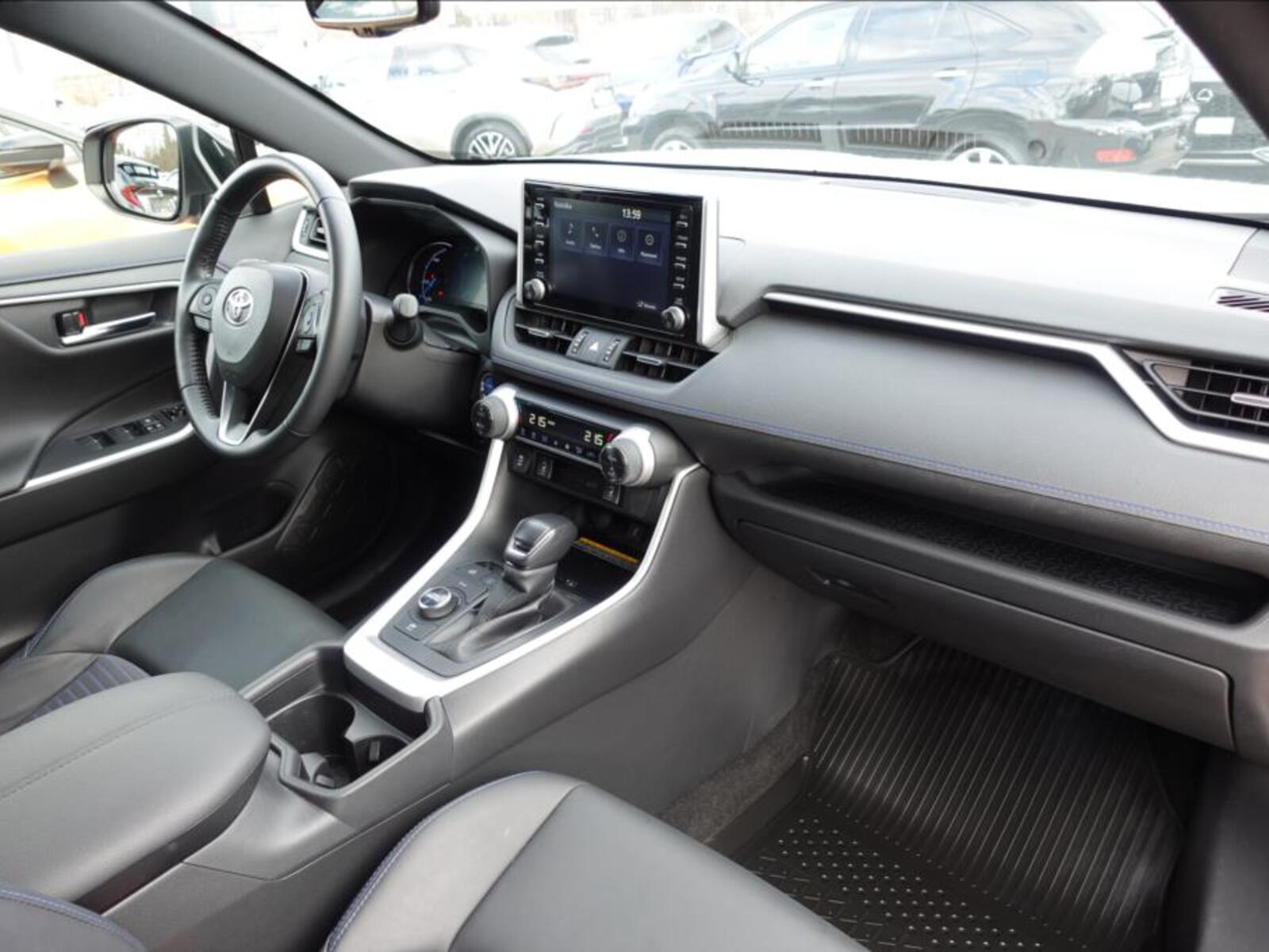Toyota RAV4 36