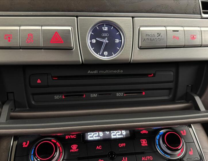 Audi A8 28