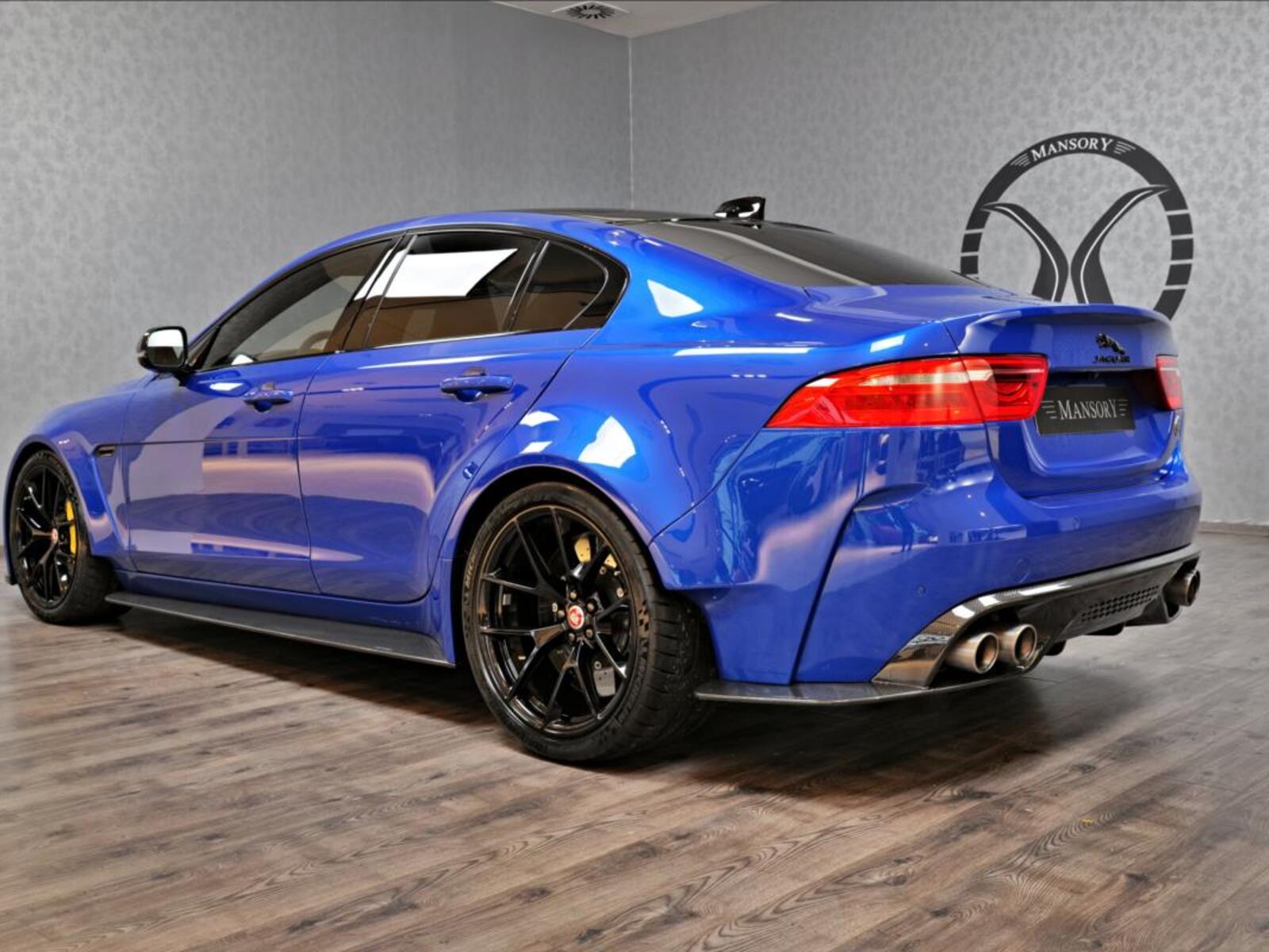 Jaguar XE 9