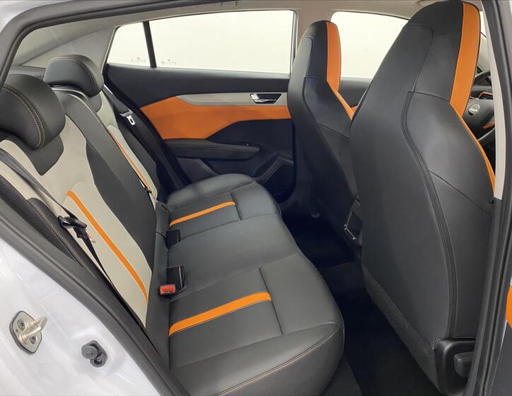 Dongfeng SHINE 8