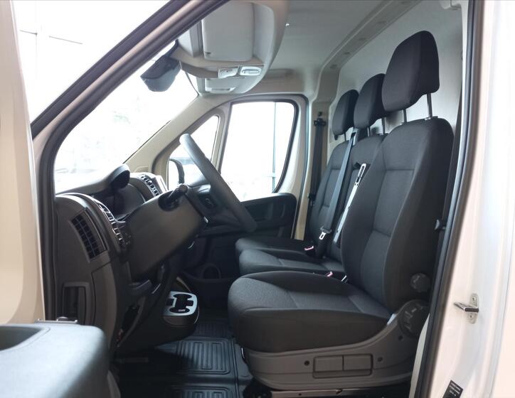Toyota ProAce 8