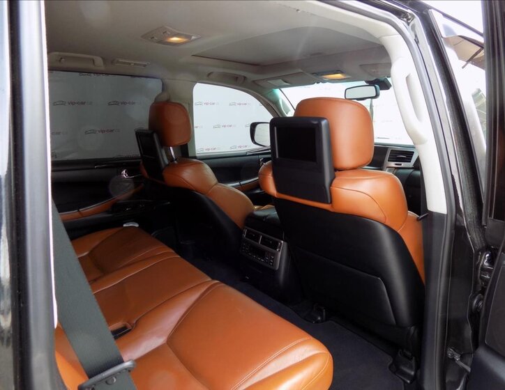 Lexus LX 570 18
