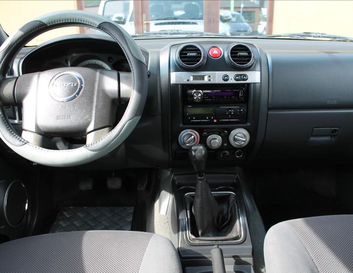 Isuzu D-Max 9