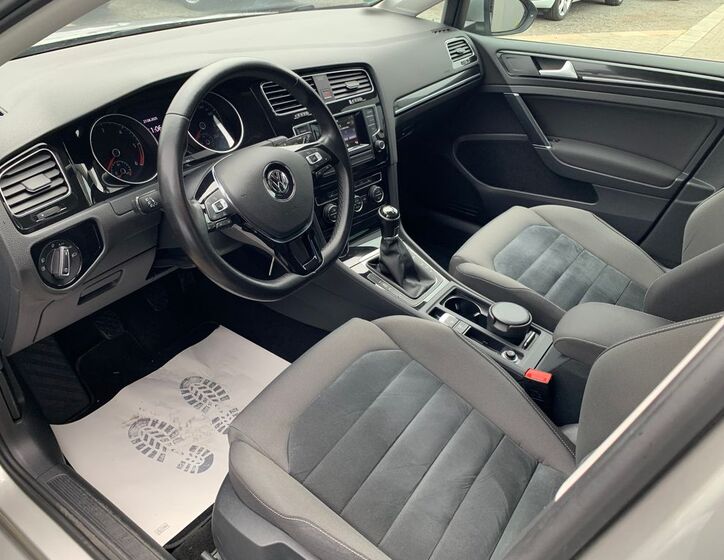 Volkswagen Golf 15