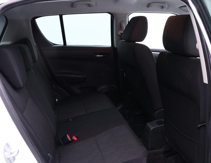 Suzuki Swift 14