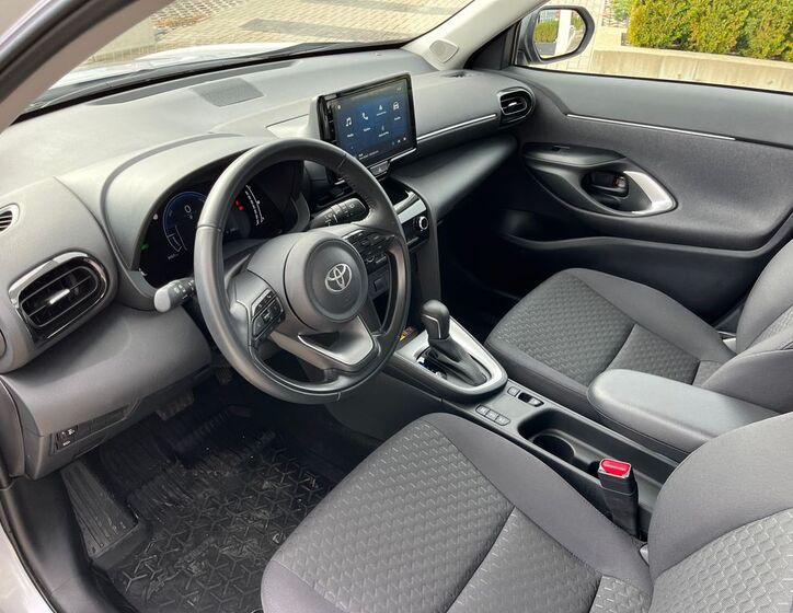 Toyota Yaris Cross 14