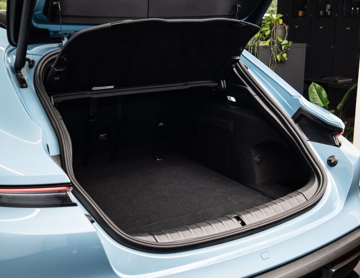Porsche Taycan 18