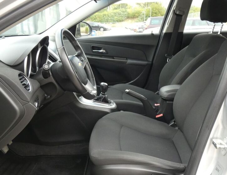 Chevrolet Cruze 23