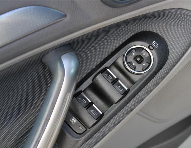 Ford Galaxy 14
