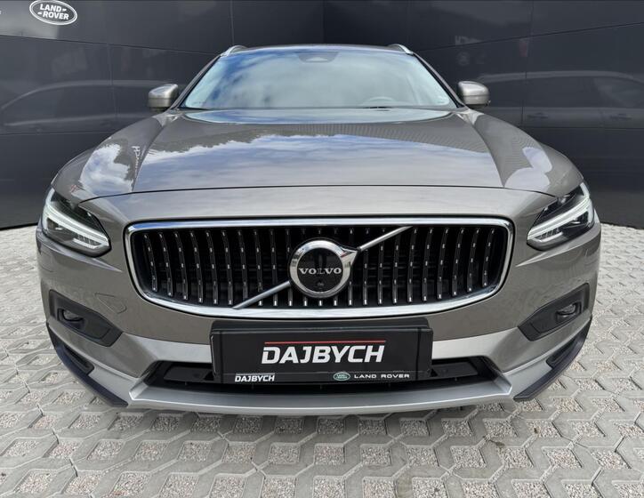 Volvo V90 4