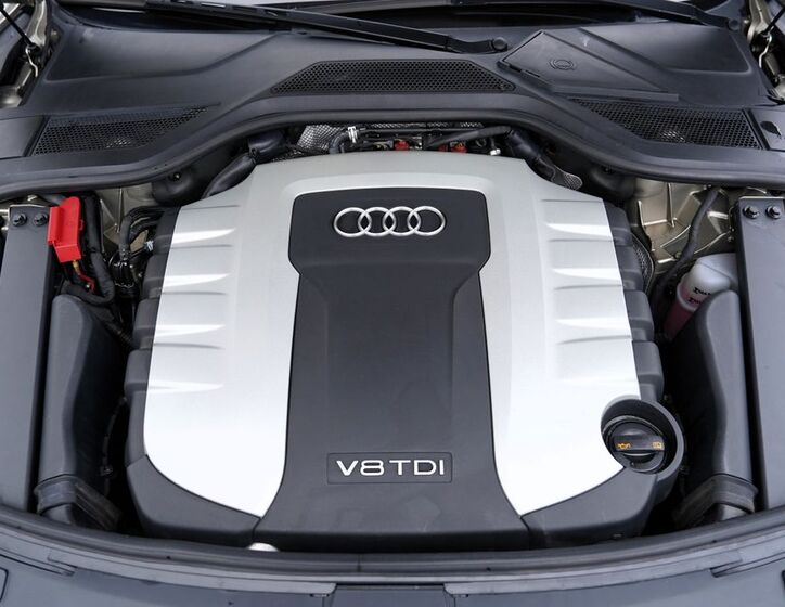 Audi A8 10