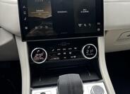 Jaguar F-Pace 17
