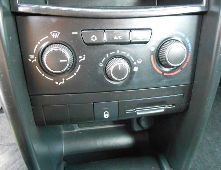 Peugeot 207 12