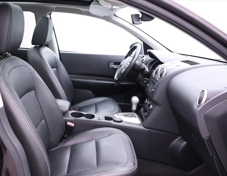 Nissan Qashqai 11