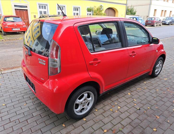 Daihatsu Sirion 14