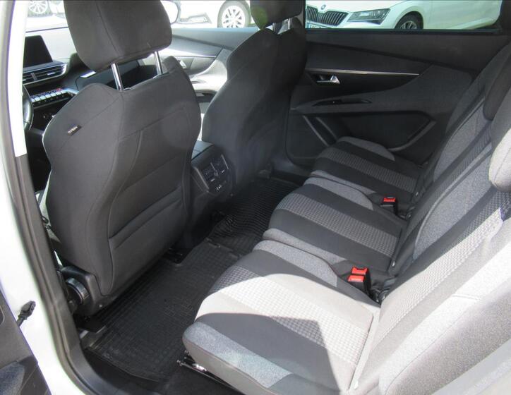 Peugeot 5008 17