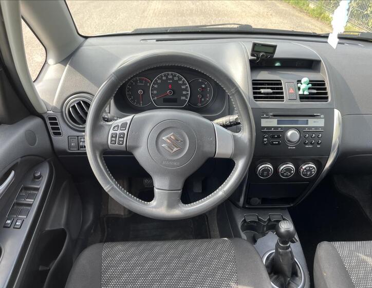 Suzuki SX4 13