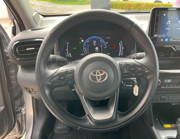Toyota Yaris Cross 19