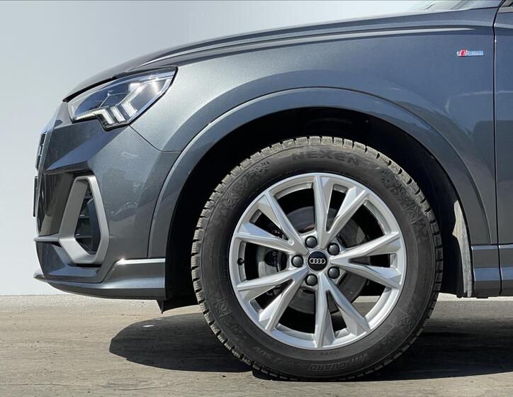 Audi Q3 19