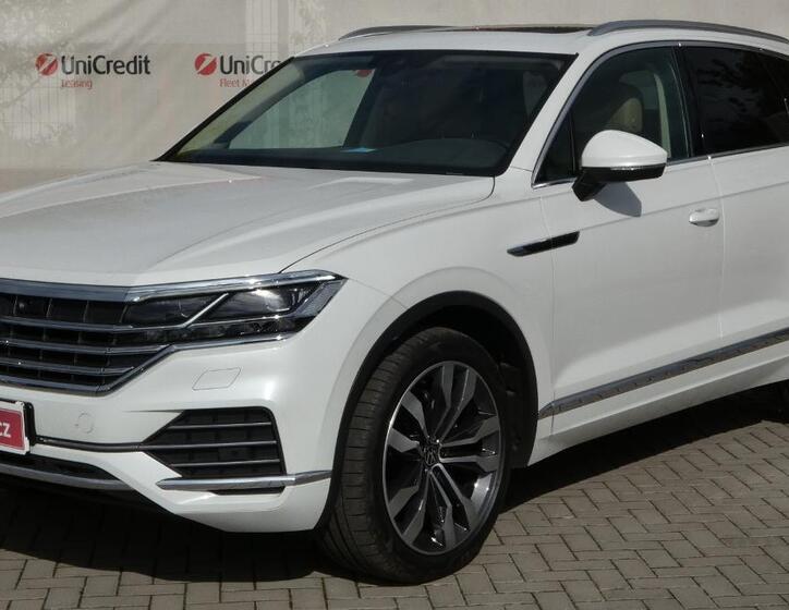 Volkswagen Touareg 1