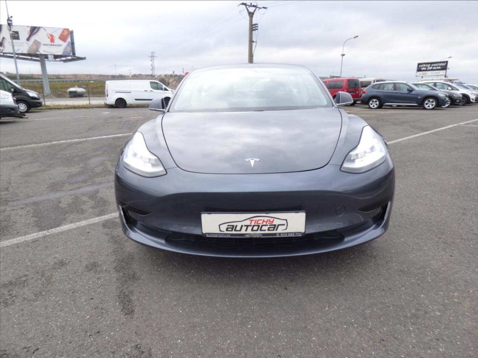Tesla Model 3 7