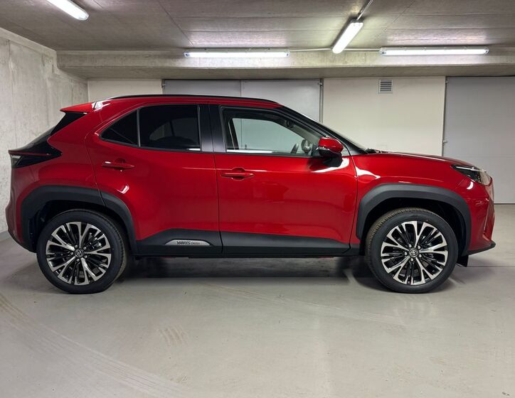 Toyota Yaris Cross 4