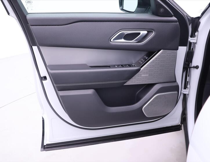 Land Rover Range Rover Velar 12